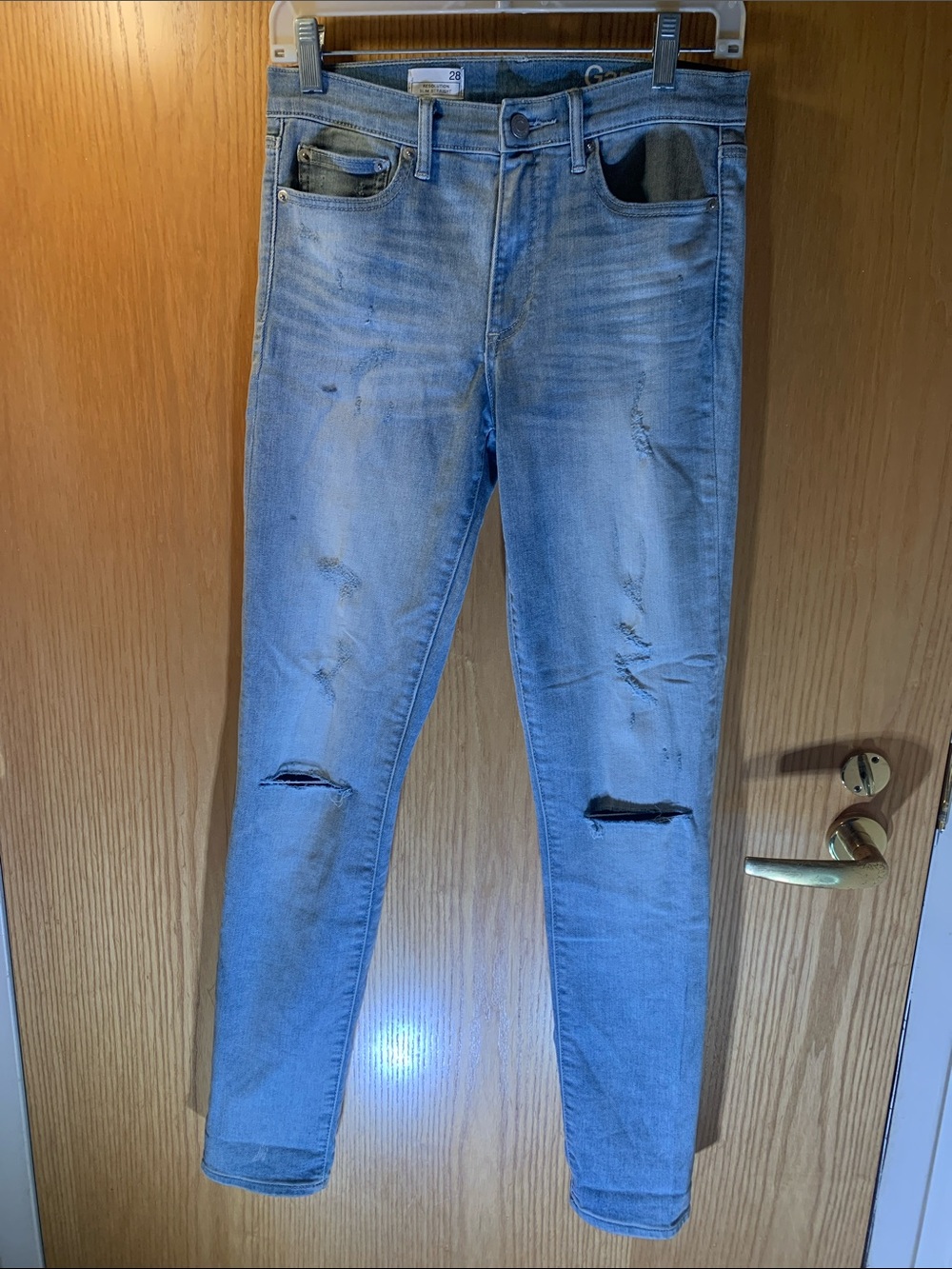 NWT GAP Resolution Slim Straight Mid Rise Distressed Jeans - Size 28